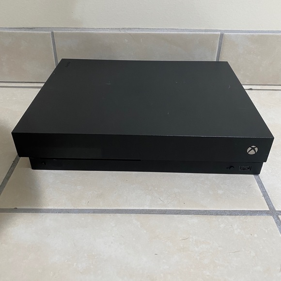 Xbox One X Console - Picture 2 of 6